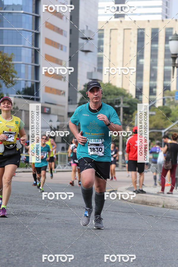 Buy your photos of the eventMeia Maratona Internacional de Curitiba 2018 on Fotop