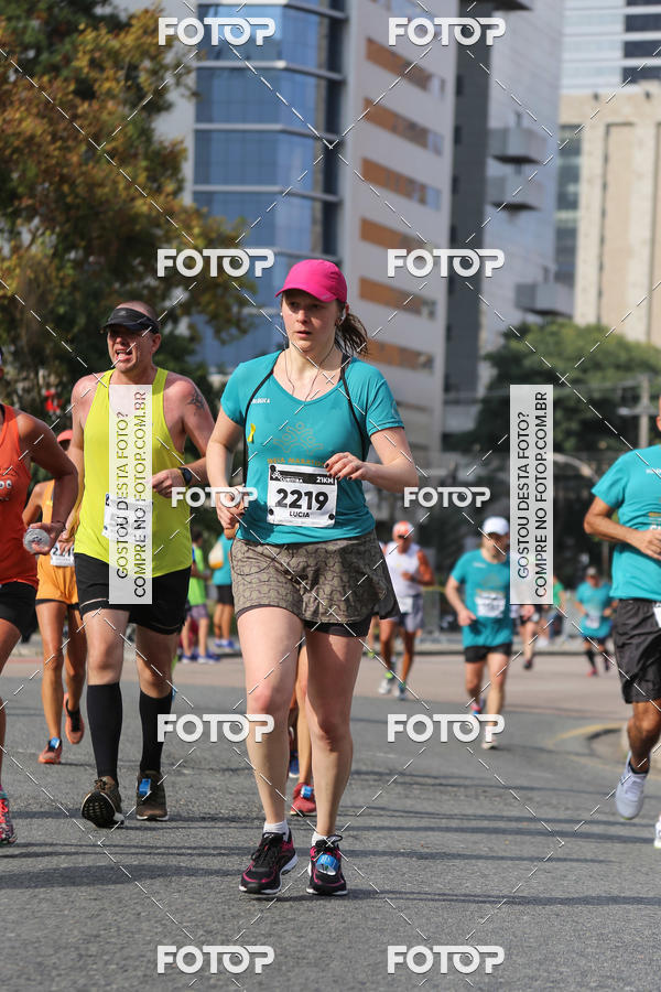 Buy your photos of the eventMeia Maratona Internacional de Curitiba 2018 on Fotop