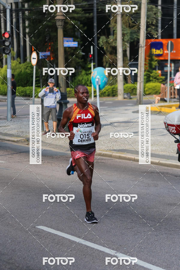 Buy your photos of the eventMeia Maratona Internacional de Curitiba 2018 on Fotop