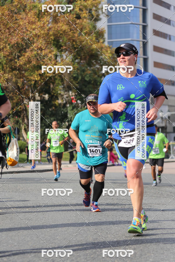 Buy your photos of the eventMeia Maratona Internacional de Curitiba 2018 on Fotop