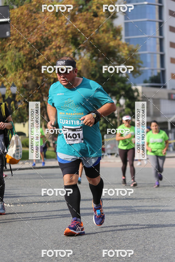 Buy your photos of the eventMeia Maratona Internacional de Curitiba 2018 on Fotop
