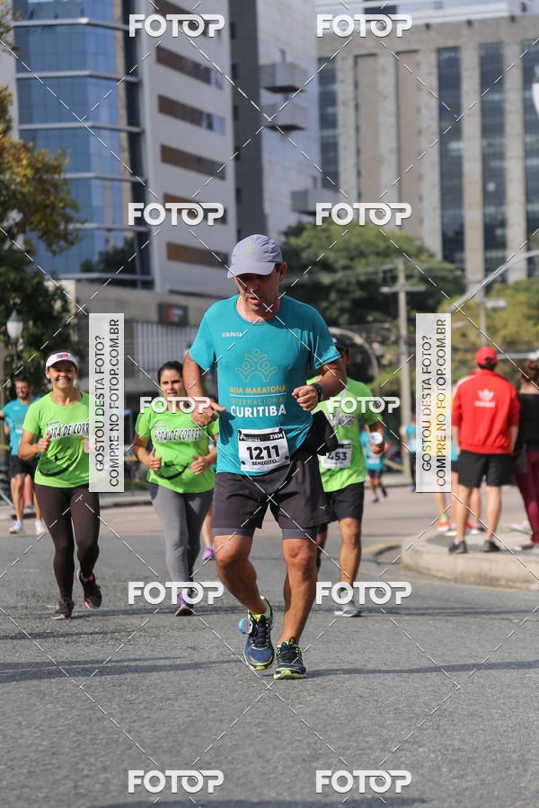 Buy your photos of the eventMeia Maratona Internacional de Curitiba 2018 on Fotop