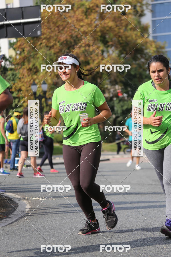 Buy your photos of the eventMeia Maratona Internacional de Curitiba 2018 on Fotop