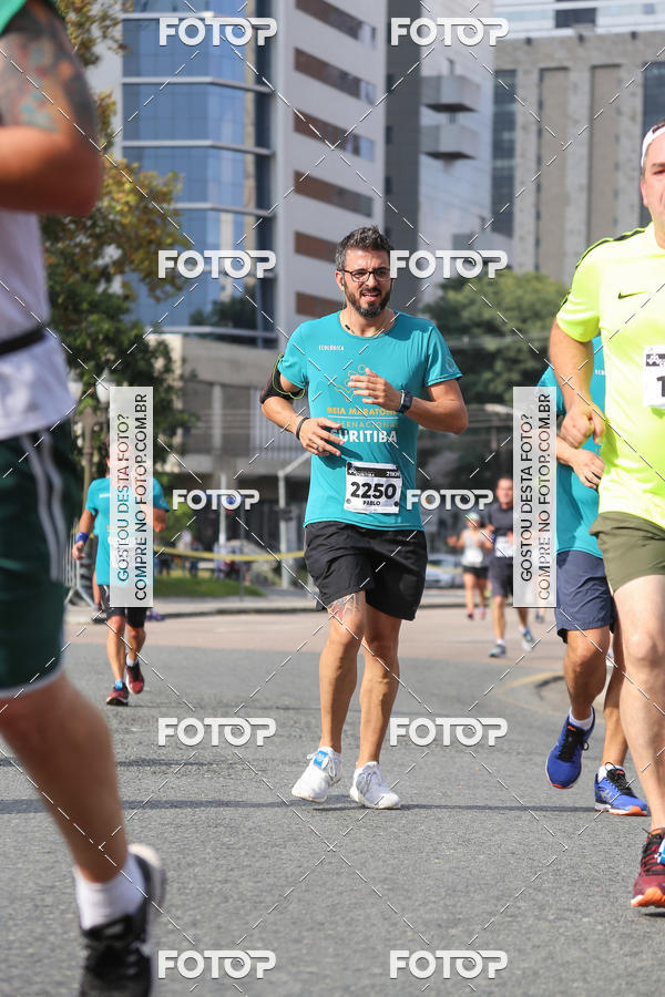 Buy your photos of the eventMeia Maratona Internacional de Curitiba 2018 on Fotop