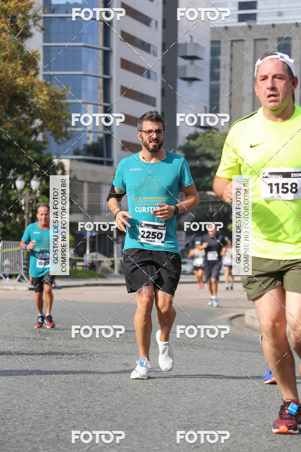 Buy your photos of the eventMeia Maratona Internacional de Curitiba 2018 on Fotop