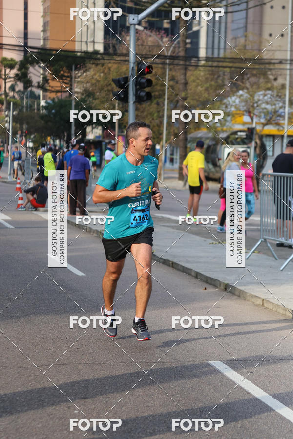 Buy your photos of the eventMeia Maratona Internacional de Curitiba 2018 on Fotop