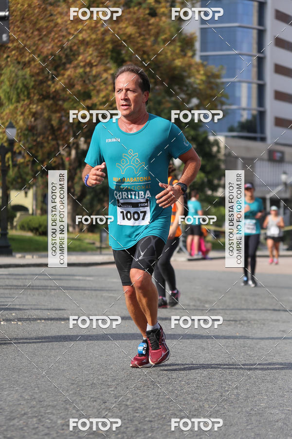 Buy your photos of the eventMeia Maratona Internacional de Curitiba 2018 on Fotop