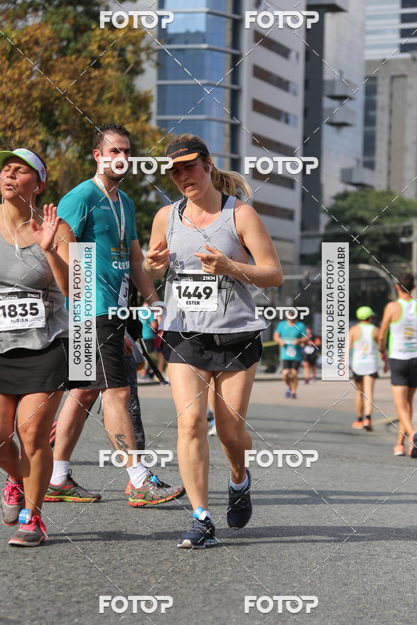 Buy your photos of the eventMeia Maratona Internacional de Curitiba 2018 on Fotop