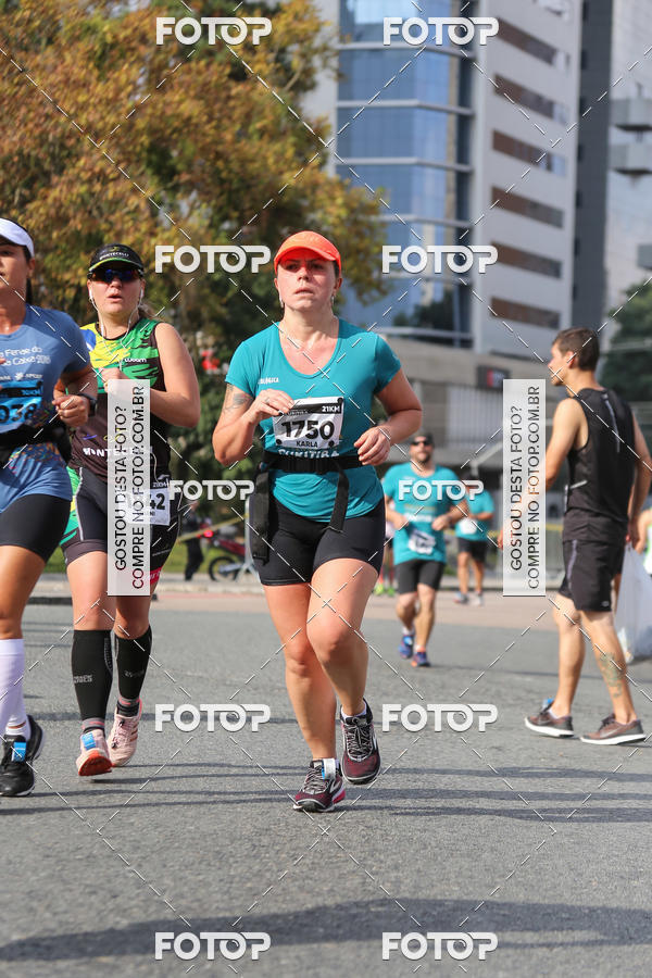 Buy your photos of the eventMeia Maratona Internacional de Curitiba 2018 on Fotop