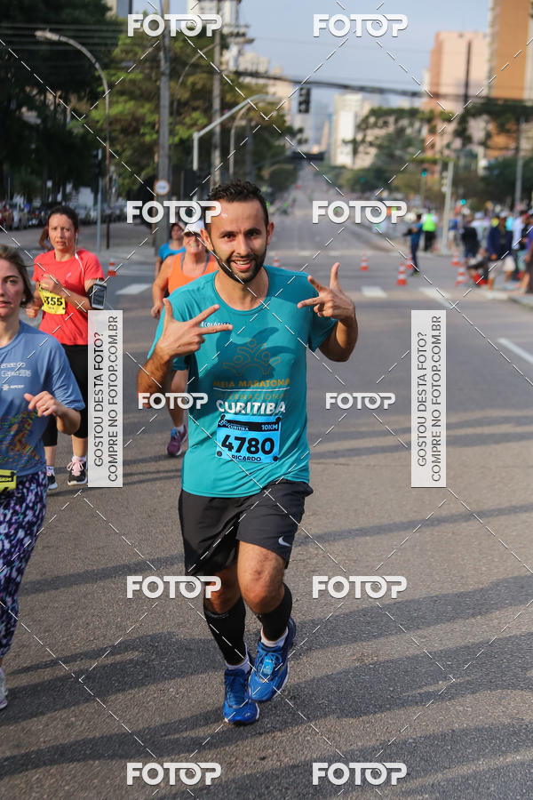 Buy your photos of the eventMeia Maratona Internacional de Curitiba 2018 on Fotop