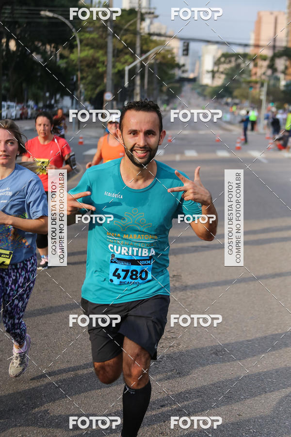 Buy your photos of the eventMeia Maratona Internacional de Curitiba 2018 on Fotop