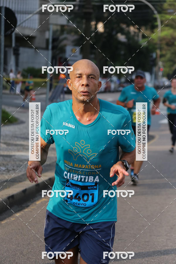 Buy your photos of the eventMeia Maratona Internacional de Curitiba 2018 on Fotop