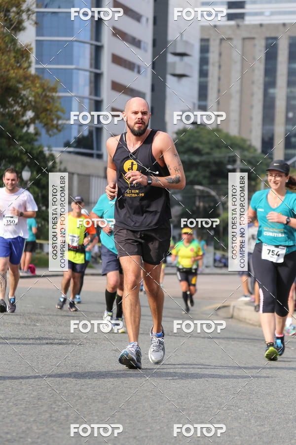 Buy your photos of the eventMeia Maratona Internacional de Curitiba 2018 on Fotop