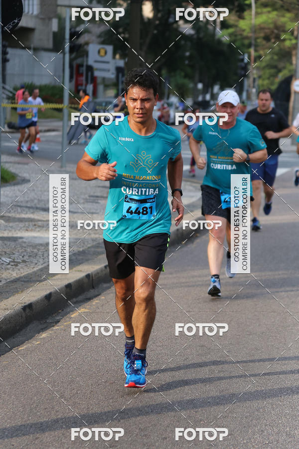 Buy your photos of the eventMeia Maratona Internacional de Curitiba 2018 on Fotop