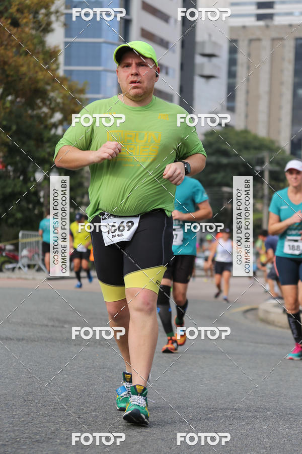 Buy your photos of the eventMeia Maratona Internacional de Curitiba 2018 on Fotop