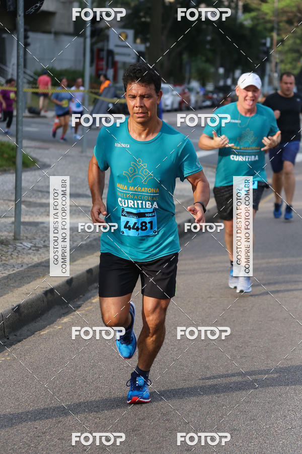 Buy your photos of the eventMeia Maratona Internacional de Curitiba 2018 on Fotop