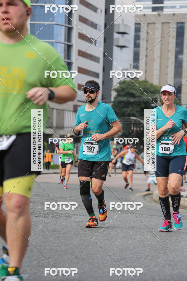 Buy your photos of the eventMeia Maratona Internacional de Curitiba 2018 on Fotop