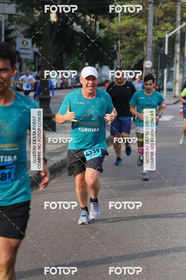 Buy your photos of the eventMeia Maratona Internacional de Curitiba 2018 on Fotop