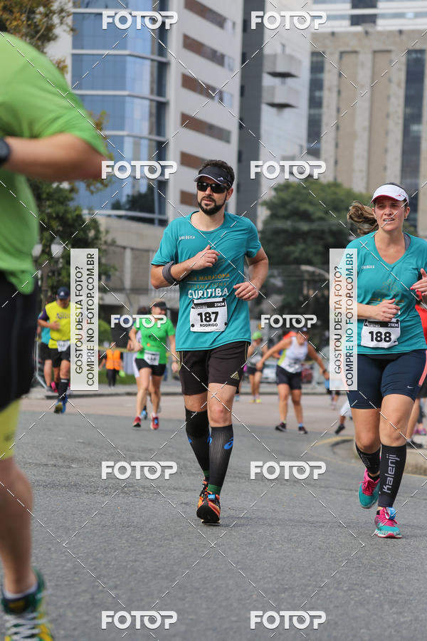 Buy your photos of the eventMeia Maratona Internacional de Curitiba 2018 on Fotop