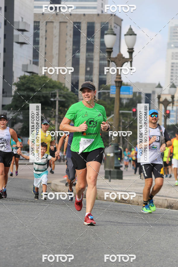 Buy your photos of the eventMeia Maratona Internacional de Curitiba 2018 on Fotop