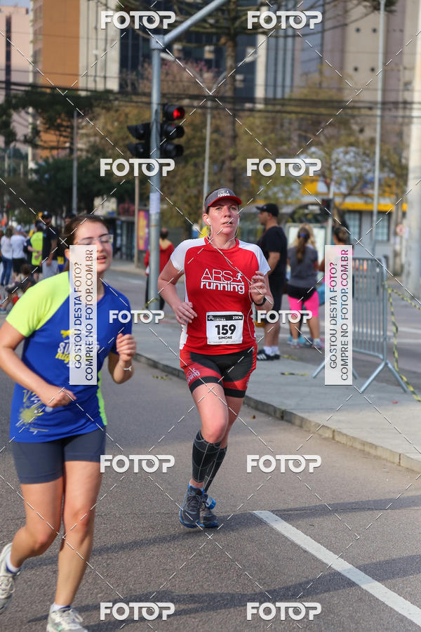 Buy your photos of the eventMeia Maratona Internacional de Curitiba 2018 on Fotop