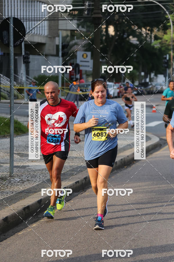Buy your photos of the eventMeia Maratona Internacional de Curitiba 2018 on Fotop