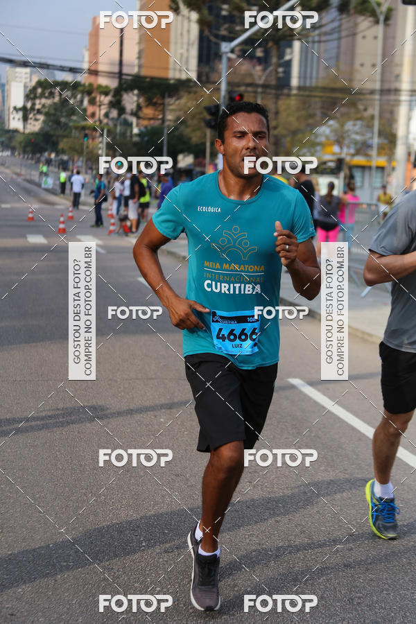 Buy your photos of the eventMeia Maratona Internacional de Curitiba 2018 on Fotop