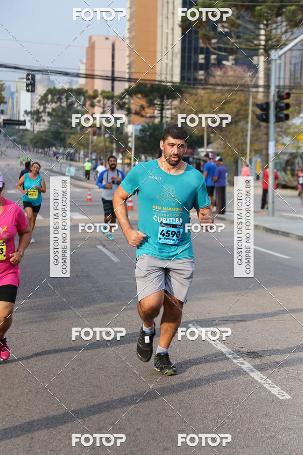 Buy your photos of the eventMeia Maratona Internacional de Curitiba 2018 on Fotop