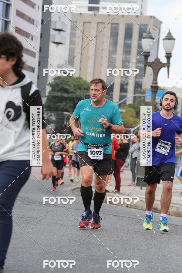 Buy your photos of the eventMeia Maratona Internacional de Curitiba 2018 on Fotop