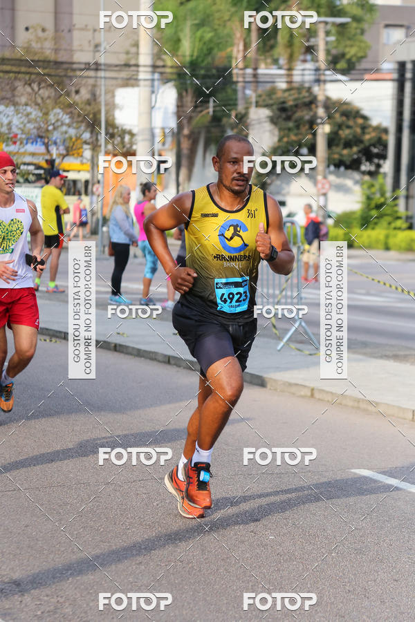 Buy your photos of the eventMeia Maratona Internacional de Curitiba 2018 on Fotop