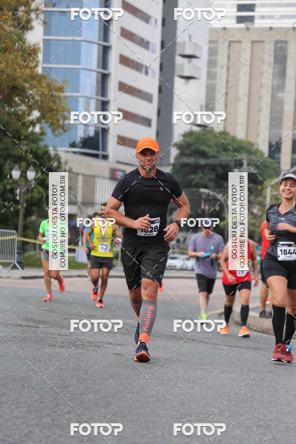 Buy your photos of the eventMeia Maratona Internacional de Curitiba 2018 on Fotop