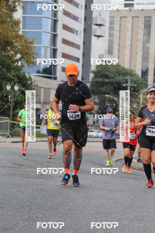 Buy your photos of the eventMeia Maratona Internacional de Curitiba 2018 on Fotop