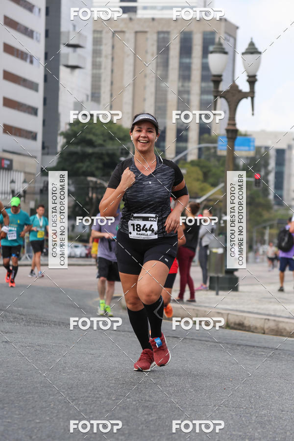 Buy your photos of the eventMeia Maratona Internacional de Curitiba 2018 on Fotop