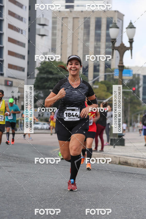 Buy your photos of the eventMeia Maratona Internacional de Curitiba 2018 on Fotop