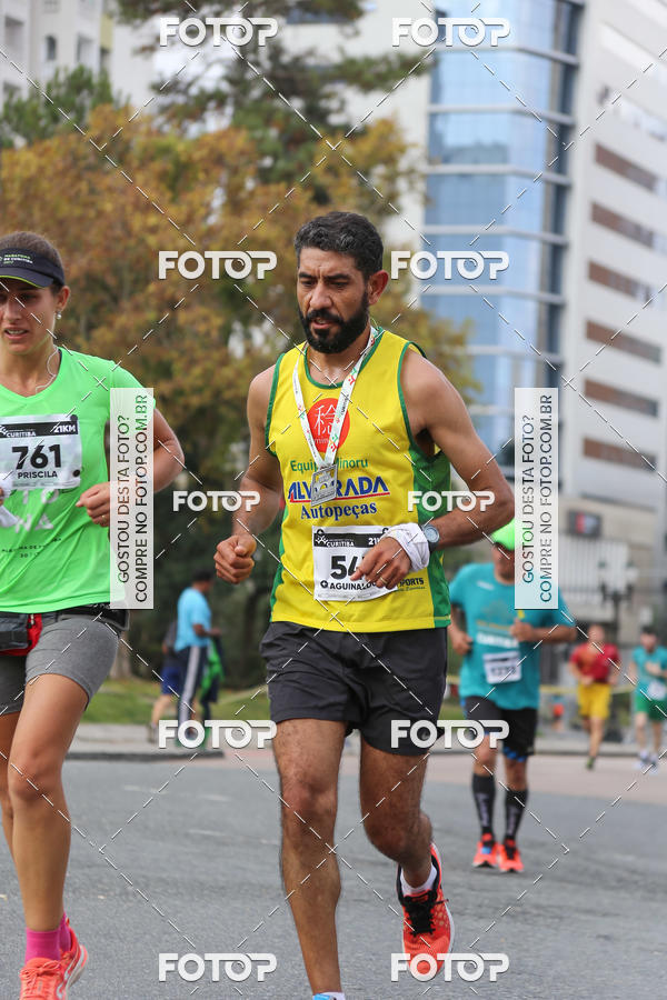 Buy your photos of the eventMeia Maratona Internacional de Curitiba 2018 on Fotop
