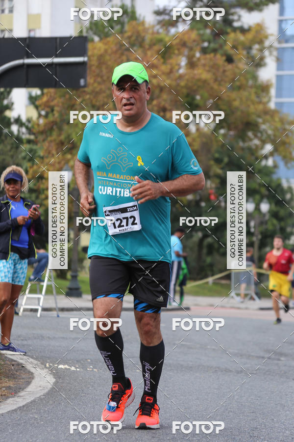 Buy your photos of the eventMeia Maratona Internacional de Curitiba 2018 on Fotop
