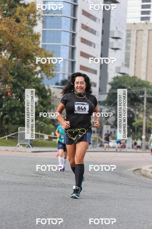 Buy your photos of the eventMeia Maratona Internacional de Curitiba 2018 on Fotop