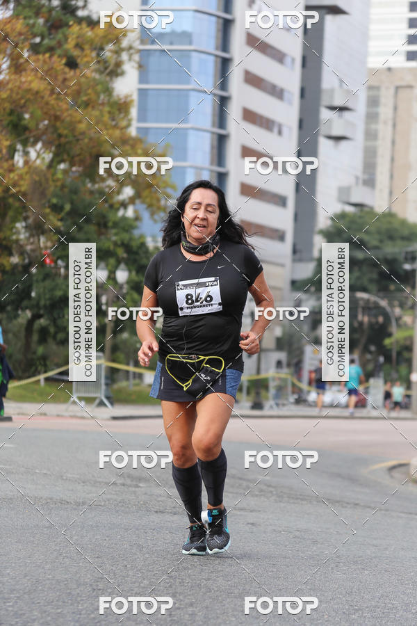 Buy your photos of the eventMeia Maratona Internacional de Curitiba 2018 on Fotop