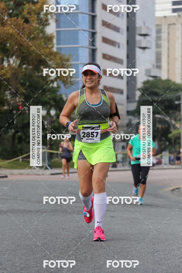 Buy your photos of the eventMeia Maratona Internacional de Curitiba 2018 on Fotop