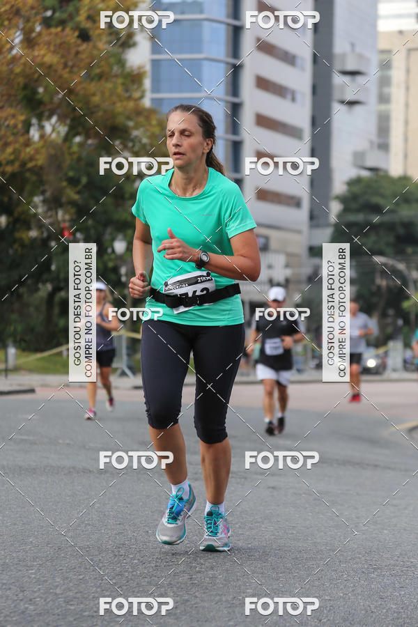 Buy your photos of the eventMeia Maratona Internacional de Curitiba 2018 on Fotop