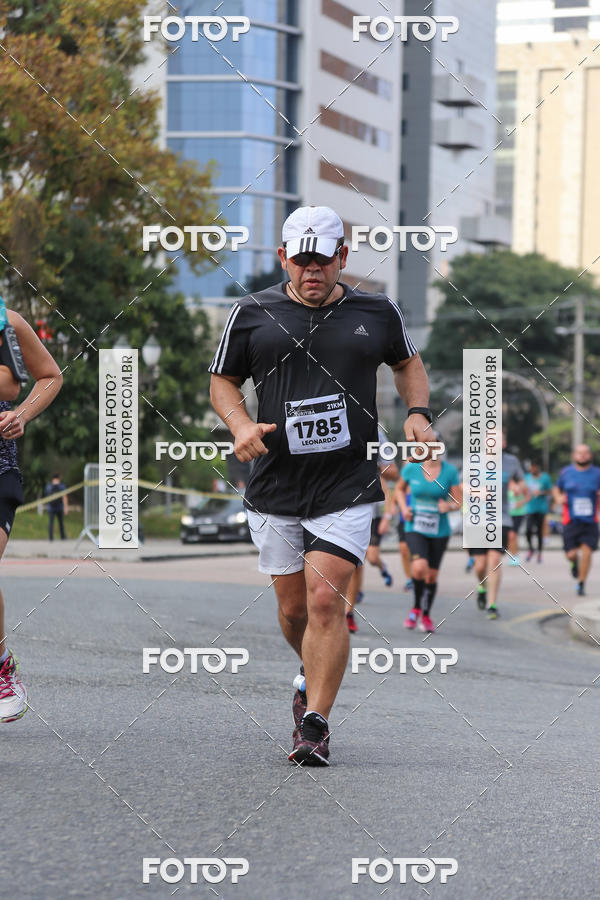 Buy your photos of the eventMeia Maratona Internacional de Curitiba 2018 on Fotop