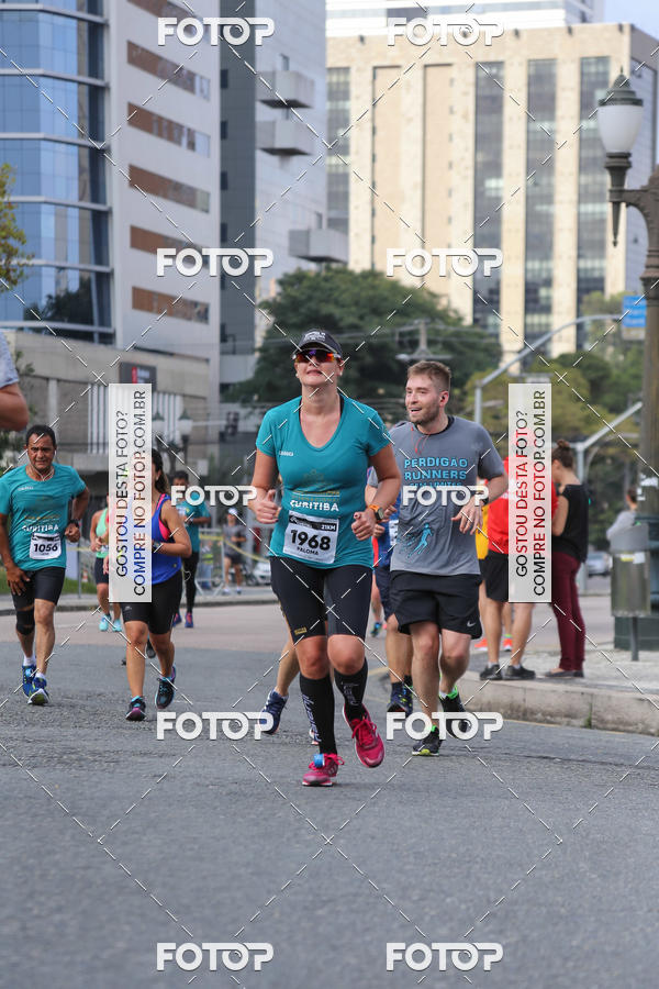 Buy your photos of the eventMeia Maratona Internacional de Curitiba 2018 on Fotop
