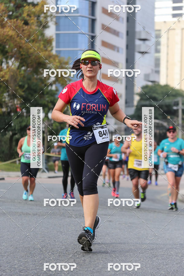 Buy your photos of the eventMeia Maratona Internacional de Curitiba 2018 on Fotop