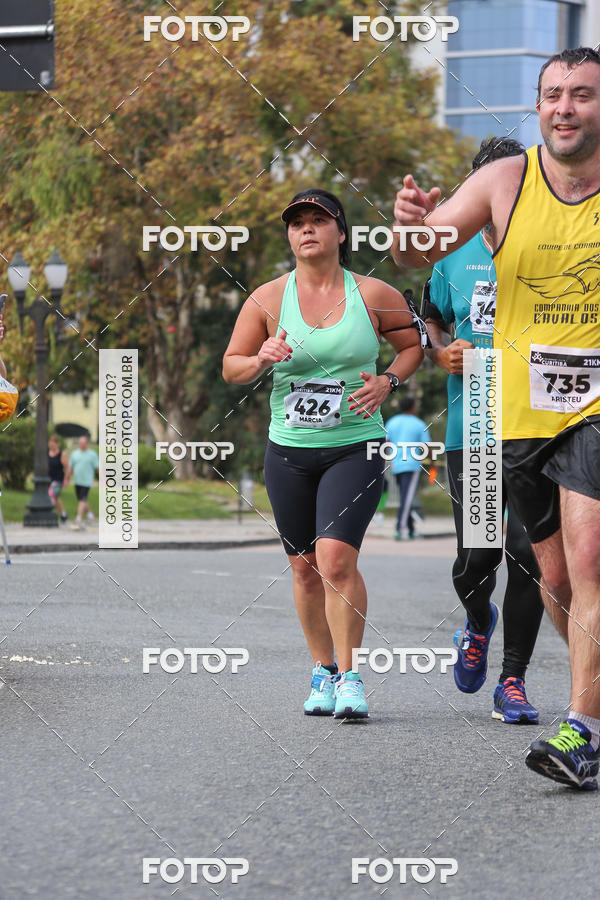 Buy your photos of the eventMeia Maratona Internacional de Curitiba 2018 on Fotop