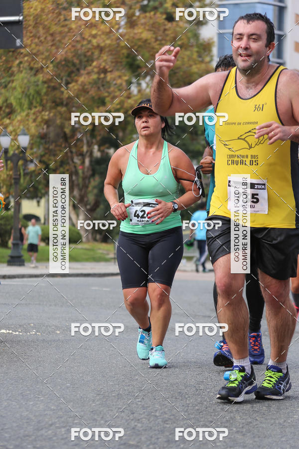Buy your photos of the eventMeia Maratona Internacional de Curitiba 2018 on Fotop
