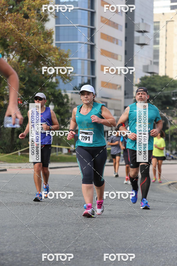 Buy your photos of the eventMeia Maratona Internacional de Curitiba 2018 on Fotop