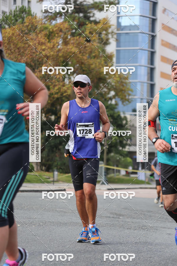 Buy your photos of the eventMeia Maratona Internacional de Curitiba 2018 on Fotop