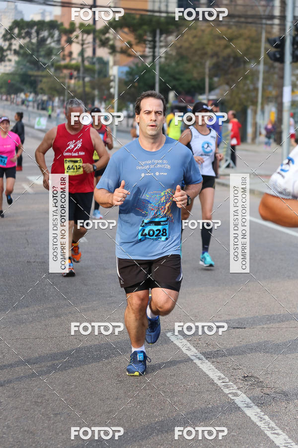 Buy your photos of the eventMeia Maratona Internacional de Curitiba 2018 on Fotop