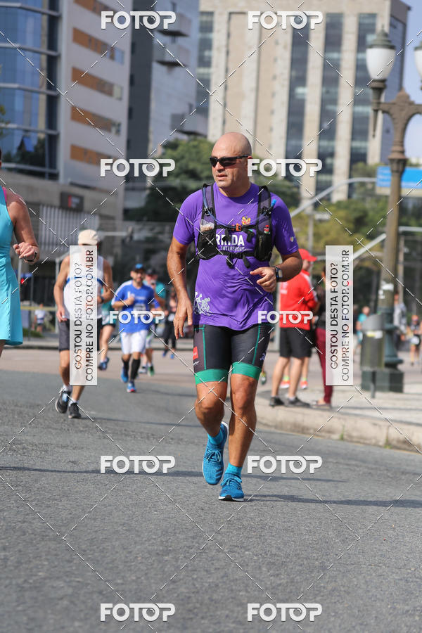 Buy your photos of the eventMeia Maratona Internacional de Curitiba 2018 on Fotop