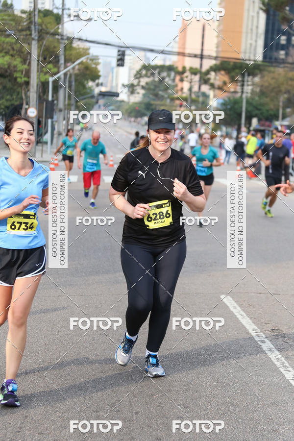 Buy your photos of the eventMeia Maratona Internacional de Curitiba 2018 on Fotop